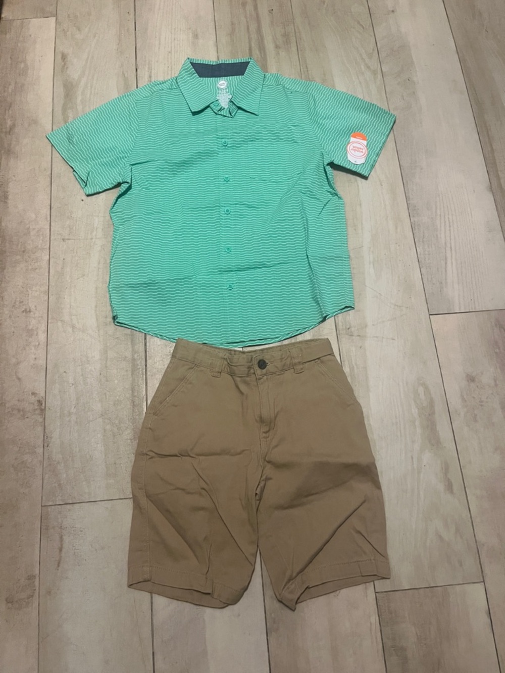 Wonder Nation Tan Cotton Blend Shorts with White Lining & NWT green top
